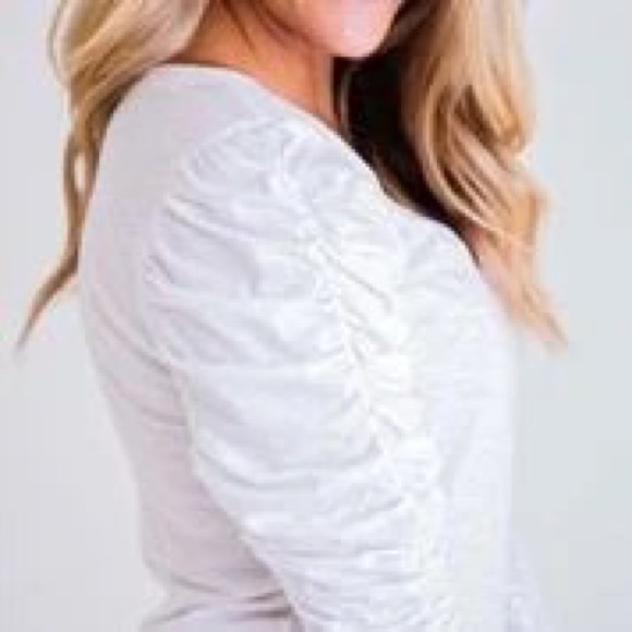 NWT Karlie Puff Ruched Sleeve White Knit Top - M - Picture 13 of 13